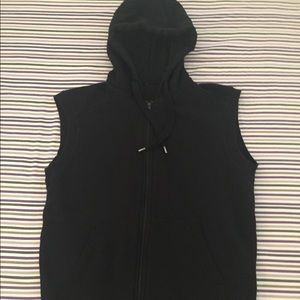 Black Sleeveless H & M Hoodie. Sall